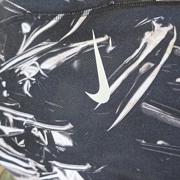 Nike running dry fit black and white leggings - Picture 6 of 7